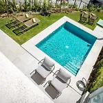 Vivi Homes - Azure - Sea View - Mountain View - Pool - Garden בית נופש