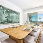 בית נופש Vivi Homes - Azure - Sea View - Mountain View - Pool - Garden אסטפונה