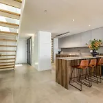 Vivi Homes - Azure - Sea View - Mountain View - Pool - Garden אסטפונה