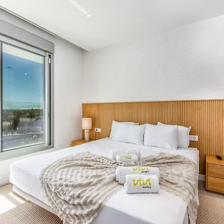 Vivi Homes - Azure - Sea View - Mountain View - Pool - Garden בית נופש
