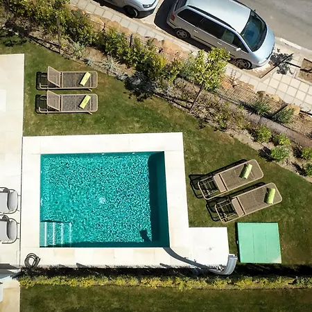Vivi Homes - Azure - Sea View - Mountain View - Pool - Garden Prázdninový dům *
